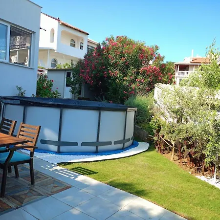 Villa With Private Pool And Unique Sea View In Cesme