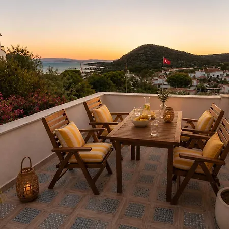 Villa With Private Pool And Unique Sea View In