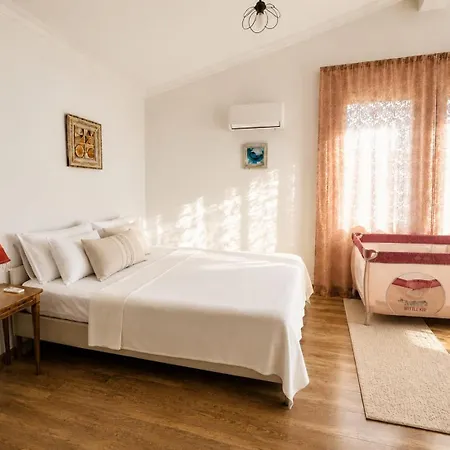 Villa With Private Pool And Unique Sea View In *